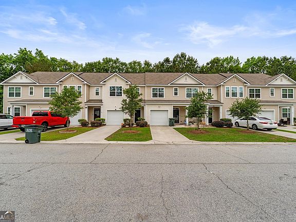 3rd image of 27 Villas Of Garrard Dr