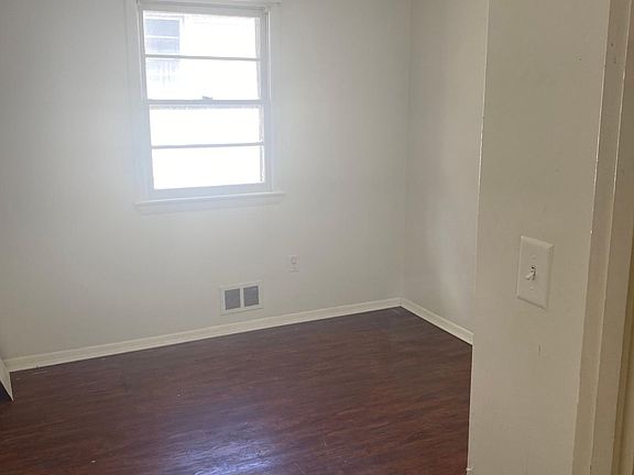 4th image of 4713 Quimby Ave