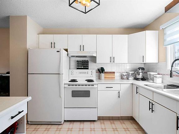 4th image of 219 W 90th Ave SE #27