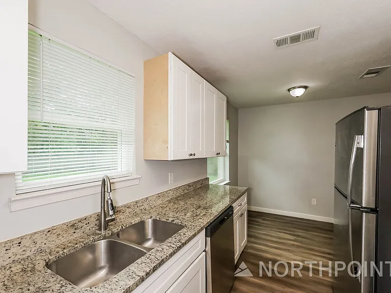 1336 E Park Dr — Photo 7