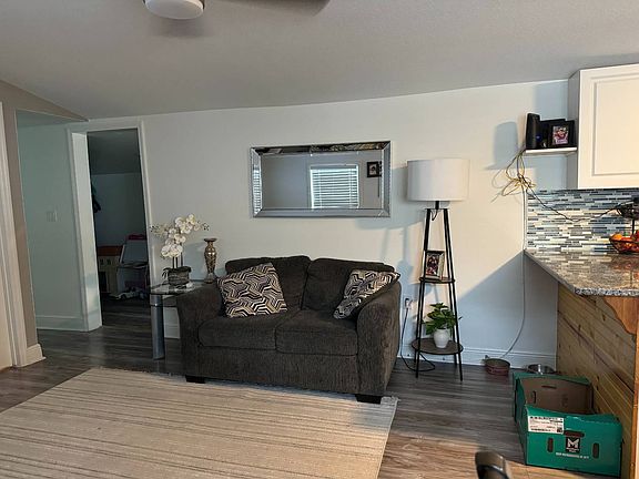 5th image of 11522 Leanne Ln