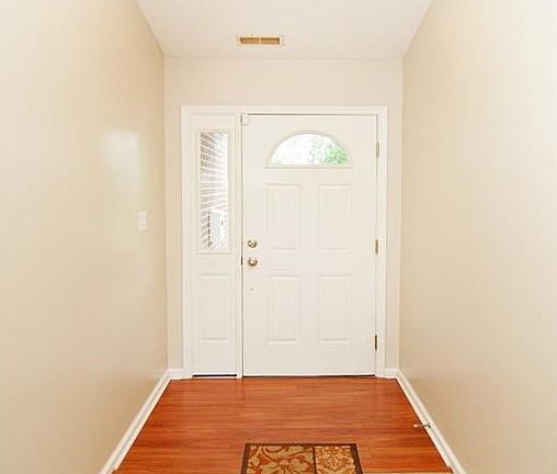 3rd image of 1669 Leisure Way