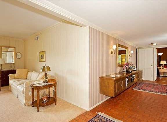 2nd image of 8705 La Jolla Scenic Dr N