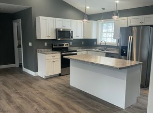 3 Rocky Rd, Hebron, ME 04238