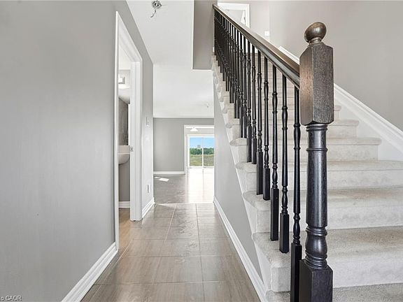 4th image of 325 Sweetclover Way