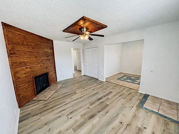 3rd image of 1203 Redwood Dr #C
