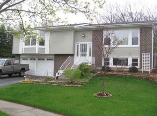 312 Nelson Ct, Bolingbrook, IL 60440