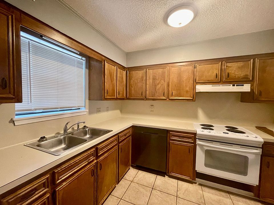 1st image of 3711 Cole Dr Unit 1-5
