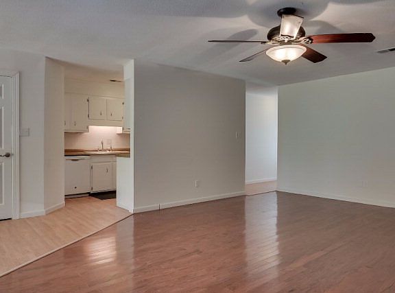 4th image of 2331 Richwood Dr