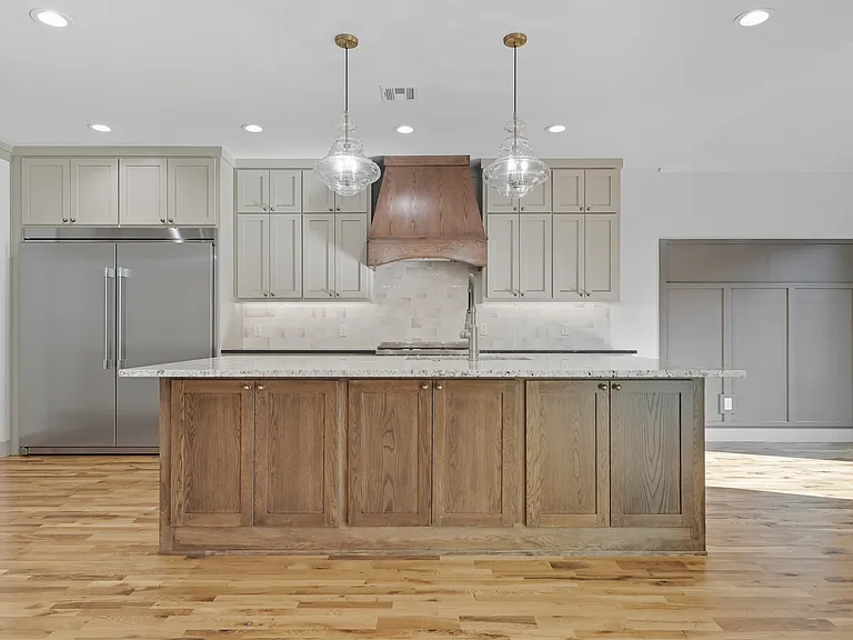3921 S Madison Ave — Photo 44