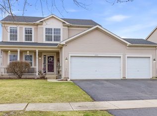 3243 Pinewood Dr, Yorkville, IL 60560