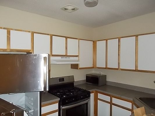 2nd image of 681 Bergen St #3