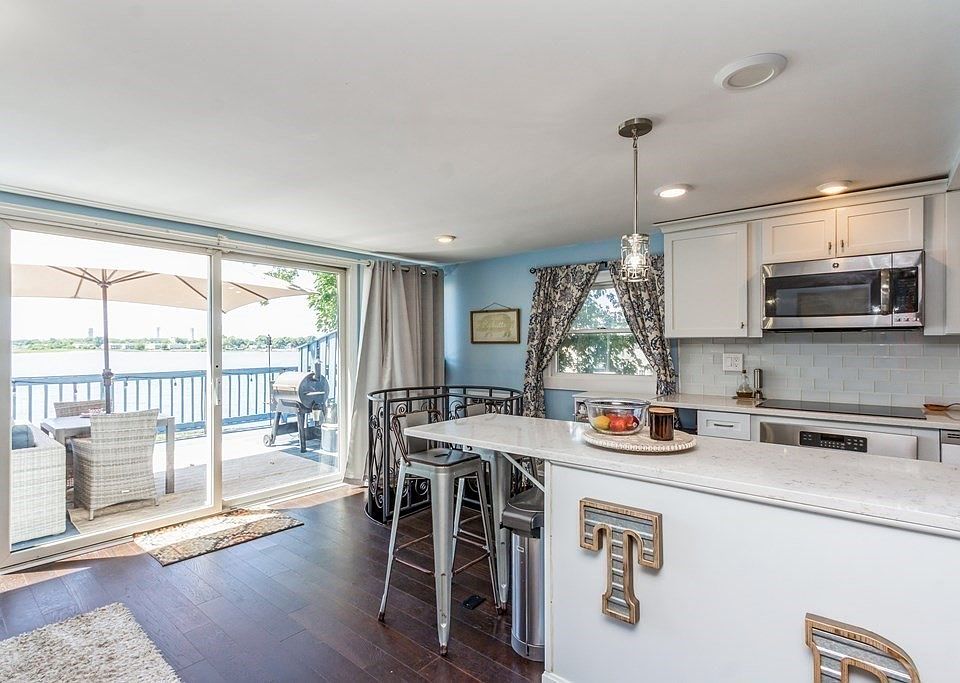 71 Spring St, Quincy, MA 02169 Zillow