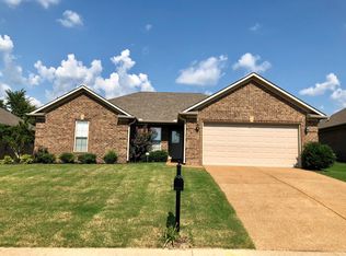 76 Grove Hill Ln, Jackson, TN 38305