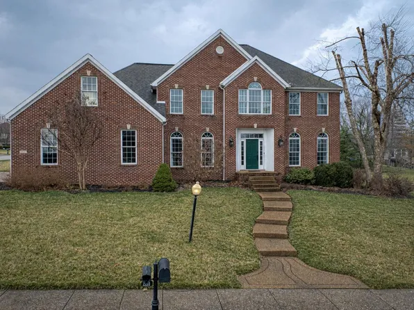 2211 Kenyon Ridge Ct, Newburgh, IN 47630