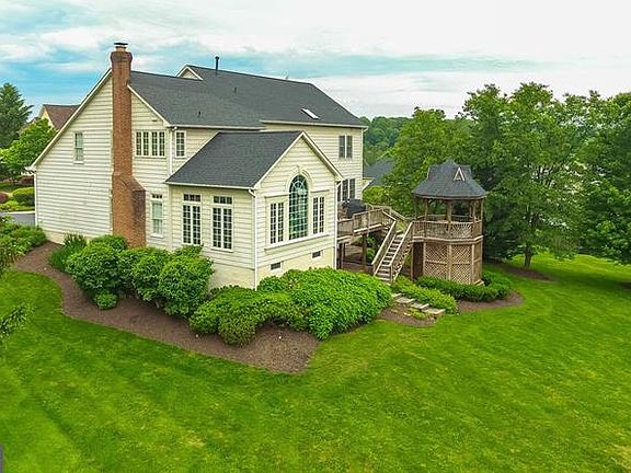 5th image of 9908 Wentworth Pl