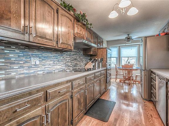 5th image of 106 Woodbridge Ln