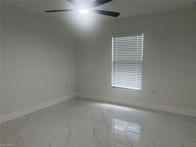2403 Dogwood Ave N — Photo 9