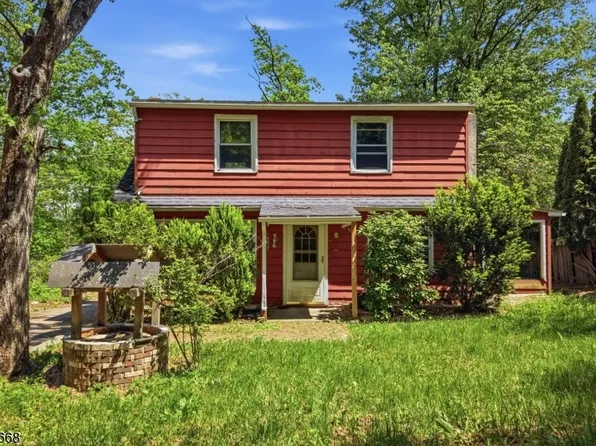 71 Center St, West Milford Twp., NJ 07480