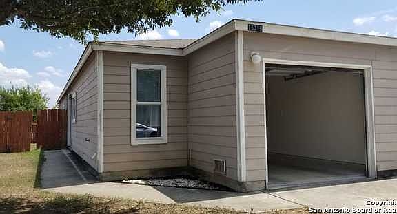 3rd image of 15316 Kamary Ln