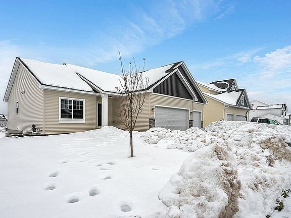 3rd image of 14331 Aspen Ave
