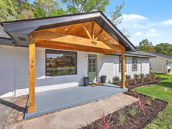 4th image of 790 Hoss Rd