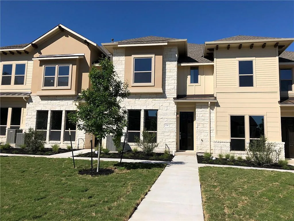 3 bed, 2.5 bath, 1779 sqft, $2,245 — Photo 1