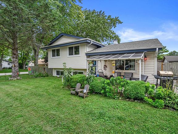 4th image of 2645 Holly Grove COURT