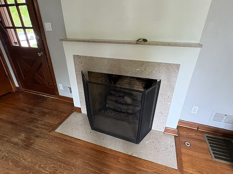 1052 W 2nd Ave — Photo 3