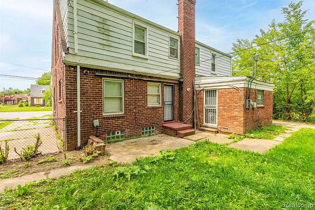 3 bed, 1.0 bath, 950 sqft, $1,250 — Photo 4