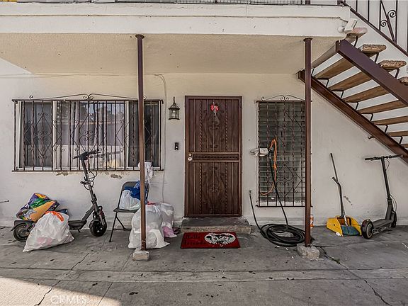 5th image of 3062 Ardmore Ave