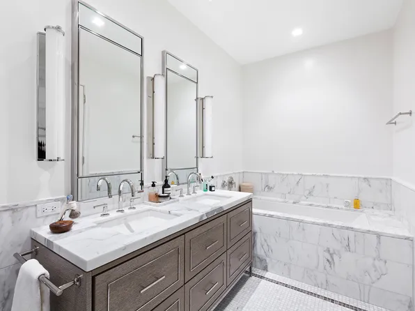 25 Park Row image 6 of 8