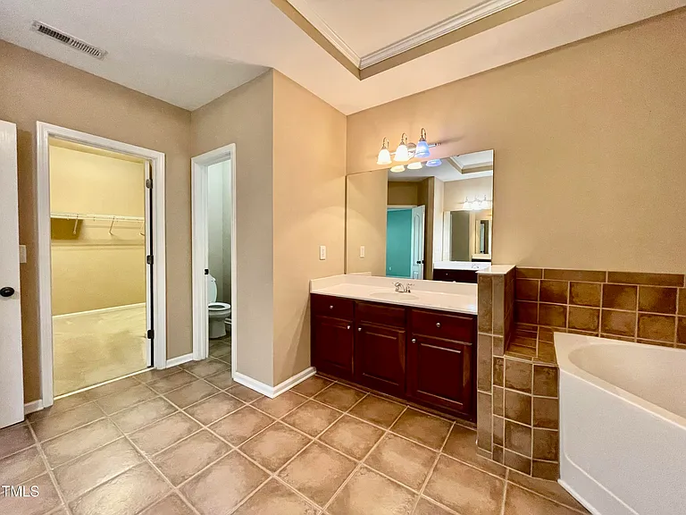 414 Weatherbrook Way — Photo 29