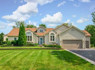 436 Running Deer Ln, Gilberts, IL 60136