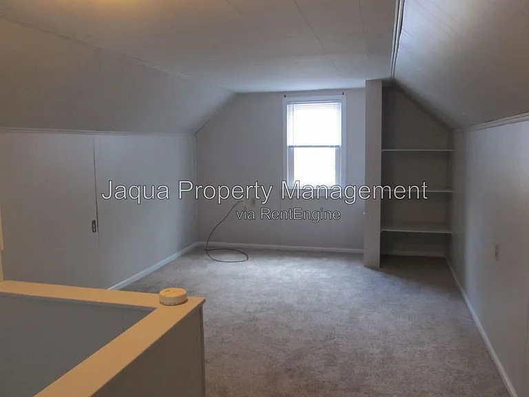 1324 Waverly Dr — Photo 9