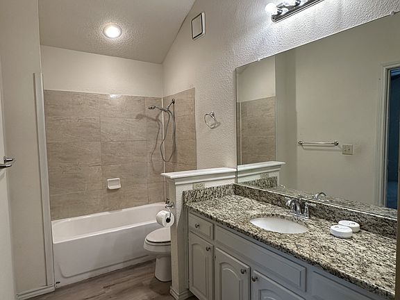 5th image of 1108 University Dr