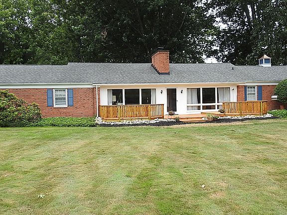4th image of 6017 Meadowood Blvd
