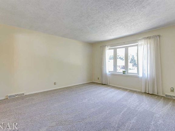 5th image of 2904 Coventry Ct