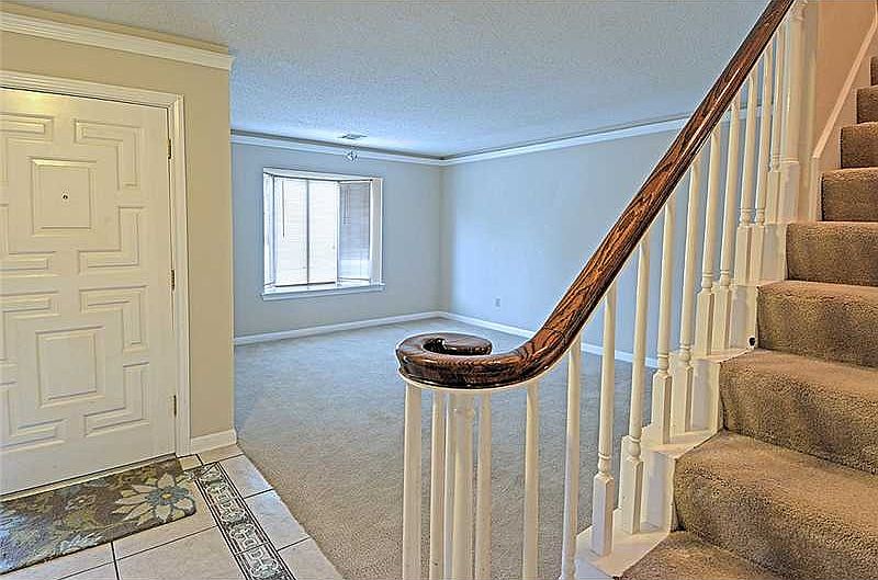 1st image of 43 Yosemite Dr