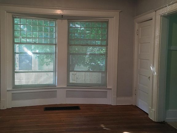 2nd image of 729 Lake Dr SE