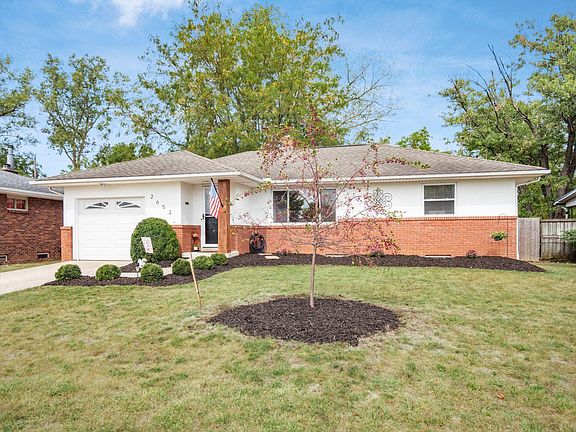 4th image of 2652 Queensway Dr