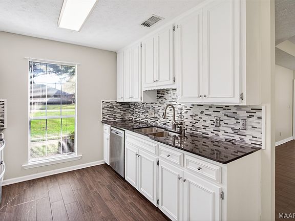 4th image of 1007 Stableway Rd