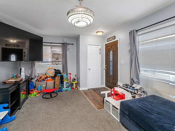 5th image of 22137 Haskell St