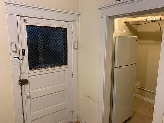 5th image of 2542 N Mozart St #G