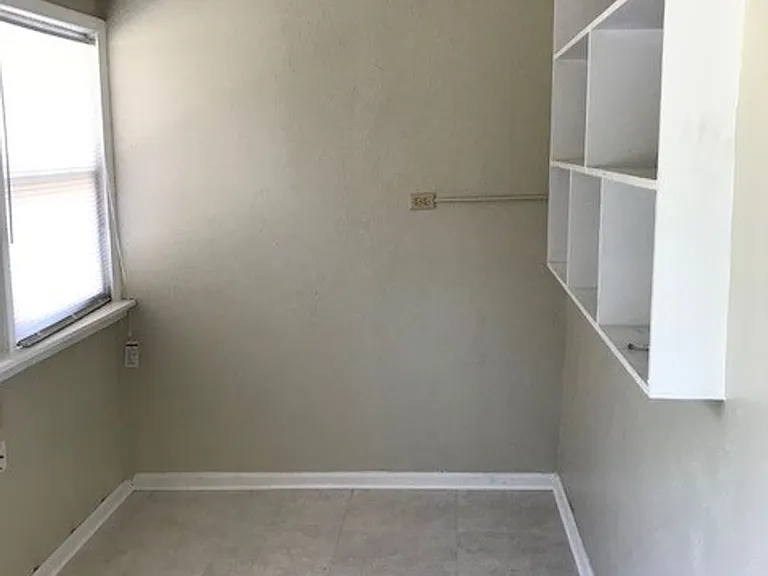 16 Mandalay Dr — Photo 8