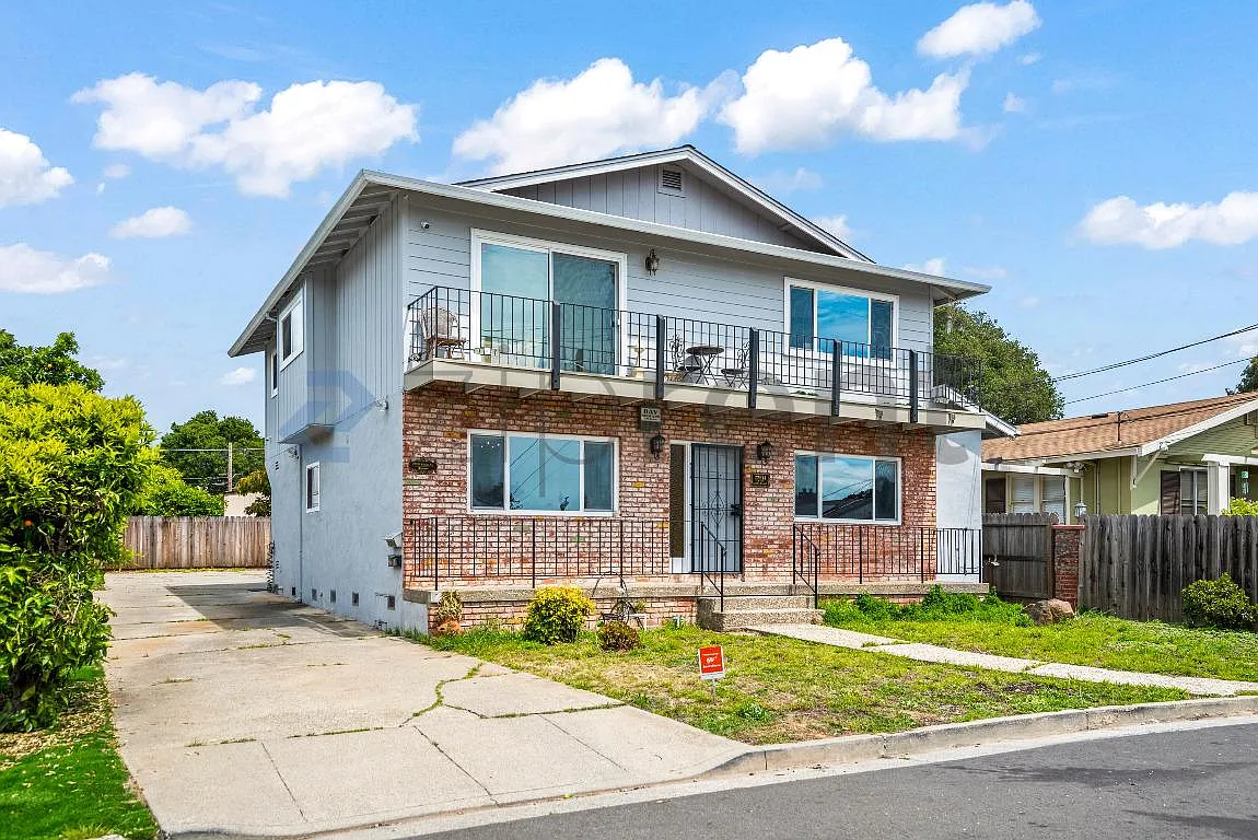 Building Photo - 22814 Kings Ct #22814
