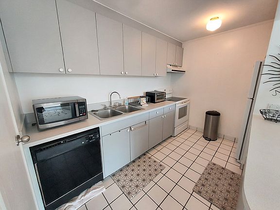 4th image of 1687 Pensacola St APT 405