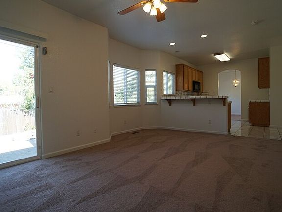 3rd image of 5043 Collina Pl