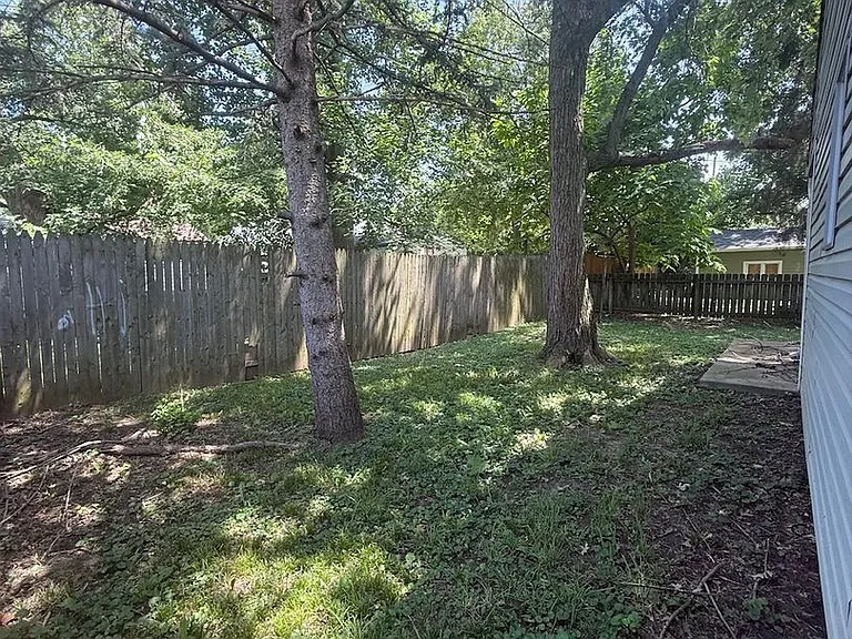 2237 Saint Paul St — Photo 4