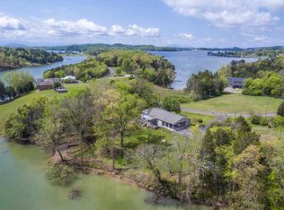954 Lake Ridge Dr, Dandridge, TN 37725